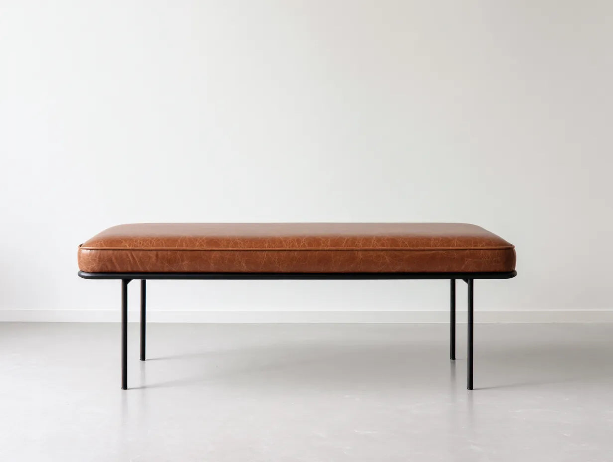 Panca camera da letto 145×43×47 cm in similpelle marrone e metallo nero - stile minimalista con seduta imbottita
